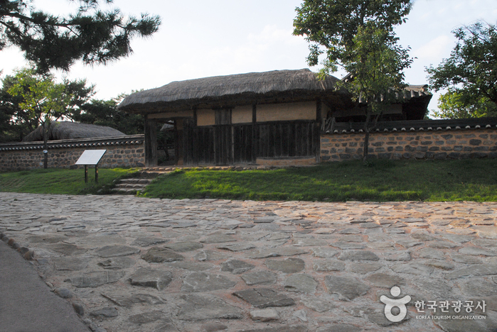 Cheongpung Cultural Heritage Complex (Cheongpung Cultural Heritage Complex)(청풍문화재단지)