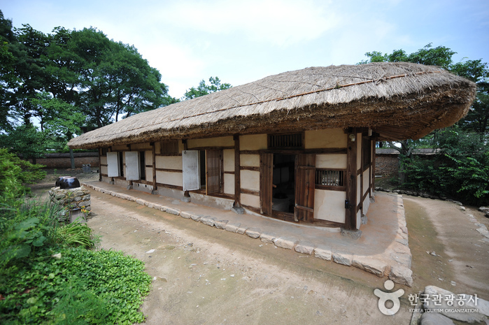 Antigua Residencia de Sin Jaehyo en Gochang (고창신재효고택)