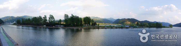 Bungeoseom Island (붕어섬)