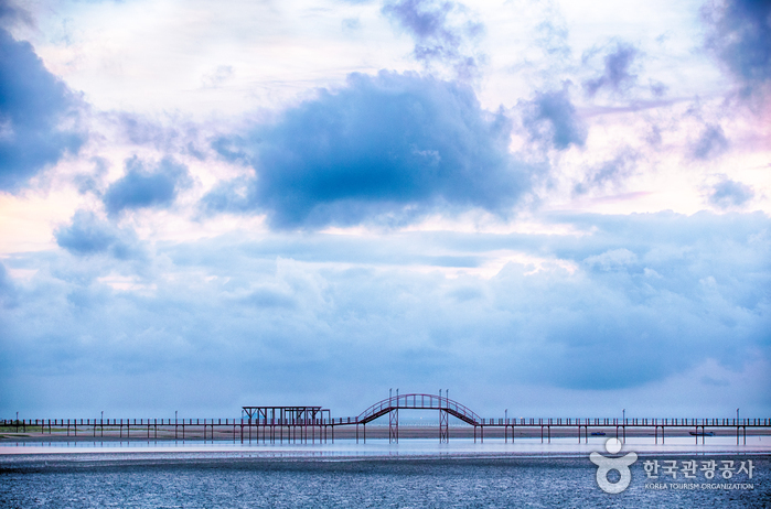 Jjangttungeo (Mudskipper) Bridge (짱뚱어다리)