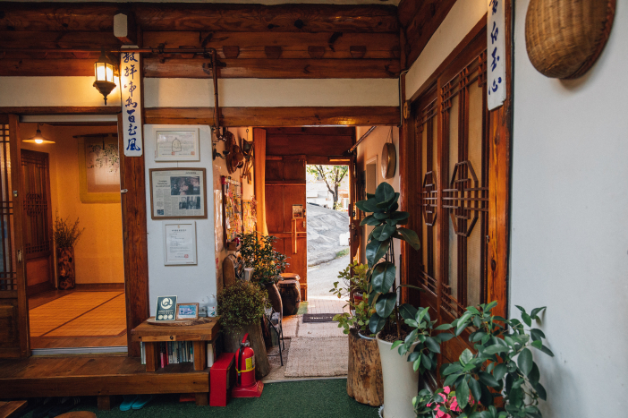 The front gate as viewed from the inside of Punggyeong