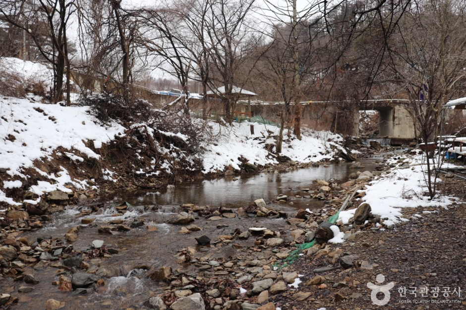 thumbnail-Yeongok Valley (연곡계곡)-13