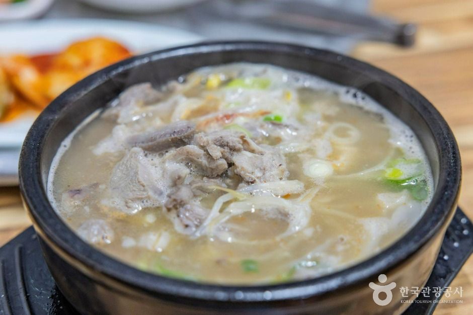 thumbnail-웃장 국밥골목-14