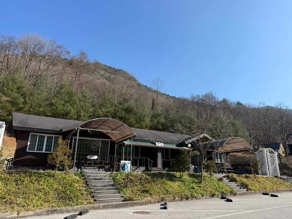 thumbnail-충북알프스자연휴양림-0