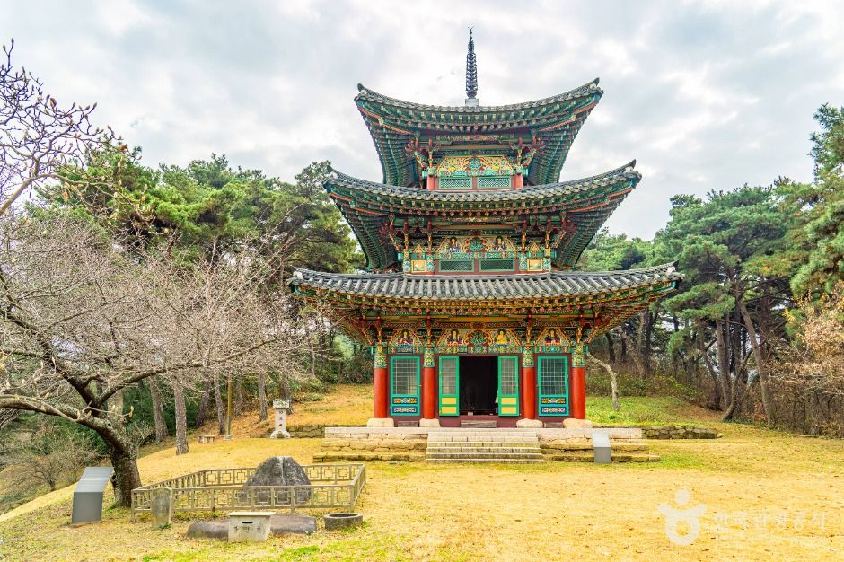 나주 철천리 마애칠불상과 석조여래입상