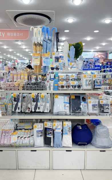 thumbnail-DAISO Sinchon Myeongmul Street Branch[Tax Refund Shop](다이소 신촌명물거리점)-1