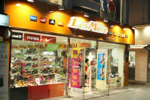 LesMore - Jongno Bra...