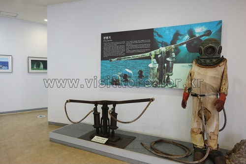 Фольклорный выставочный центр рыболовецких традиций (삼척 어촌민속전시관)