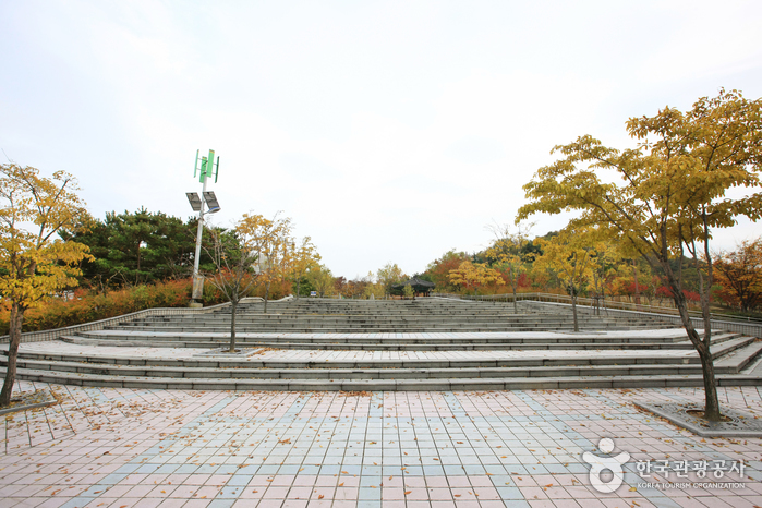 5·18 Memorial Park (5·18 기념공원)