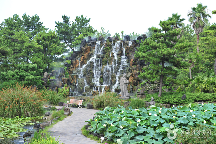 Hallim Park (한림공원)