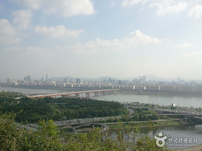 鹰峰山(首尔)응봉산(서울)