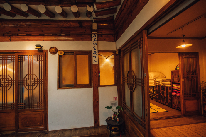 Guestrooms at Punggyeong are divided by seasons.