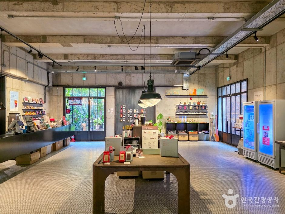 thumbnail-테라로사 커피공장-14