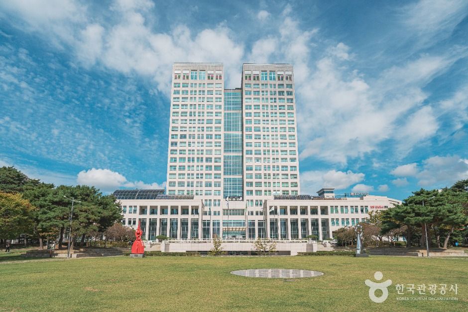 thumbnail-대전광역시청 시민잔디광장-3