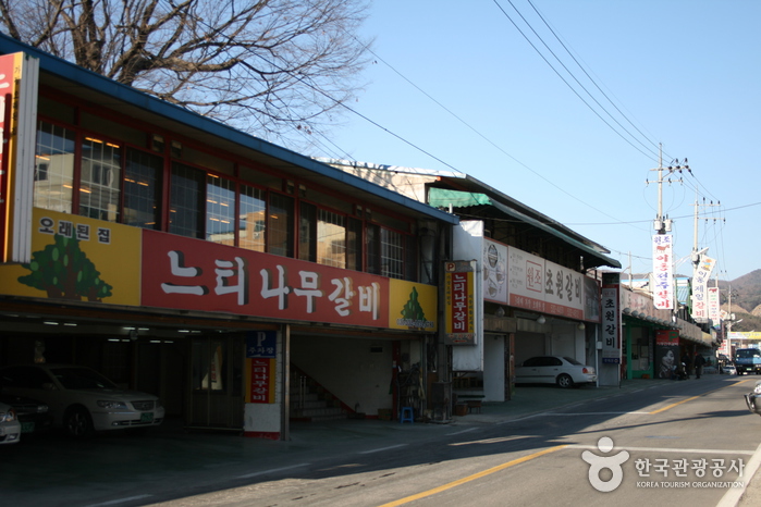 Pocheon Idong Galbi Village (포천 이동갈비마을)