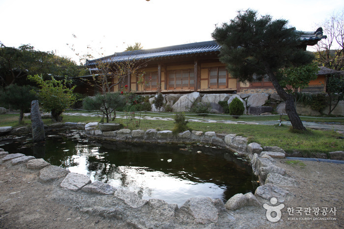 Chodangbang (초당방)  