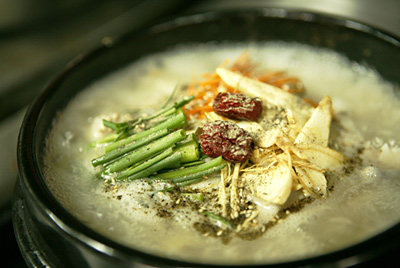 가마솥에 삶아내던 바로 그  ‘걸쭉한 맛’ 성남 닭죽마을