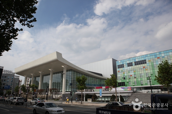 Daegu Concert House (Formerly Daegu Citizens' Hall) (대구콘서트하우스 (구.대구시민회관))