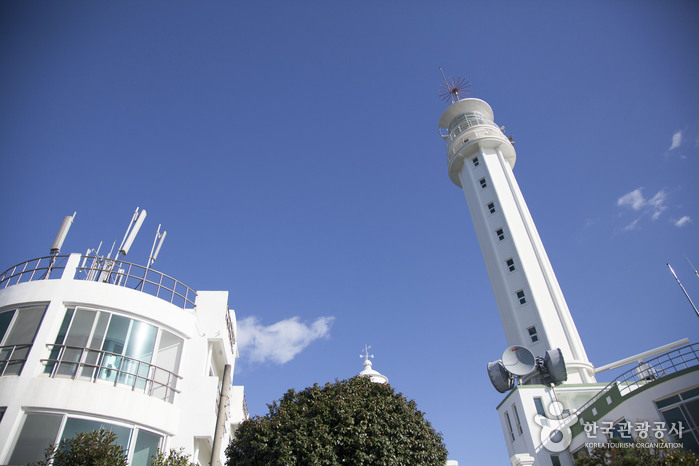 Gadeokdo Lighthouse (가덕도 등대)