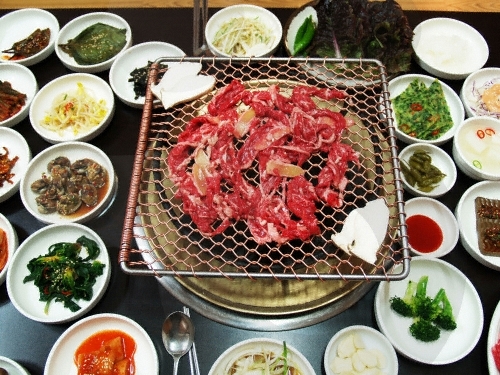 광양불고기는 아무리 먹어도 질리는 법이 없다. 톳냉면도 맛깔난다 