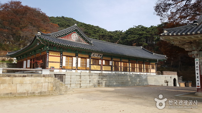 Templo Sudeoksa (수덕사)