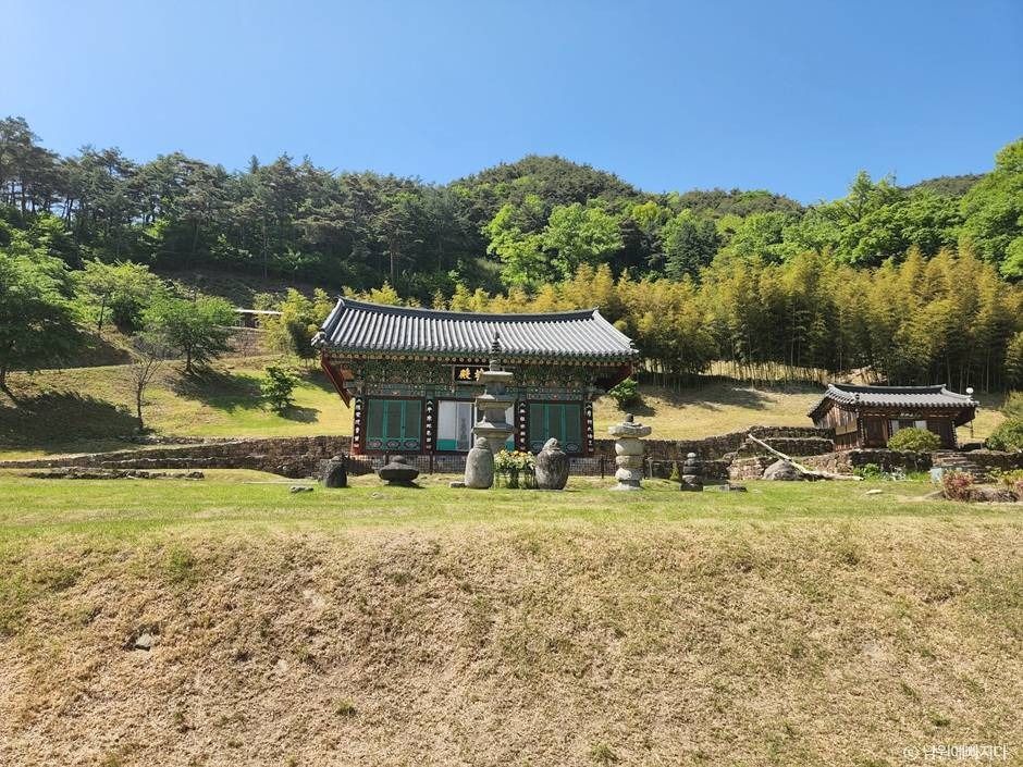 백장암 삼층석탑
