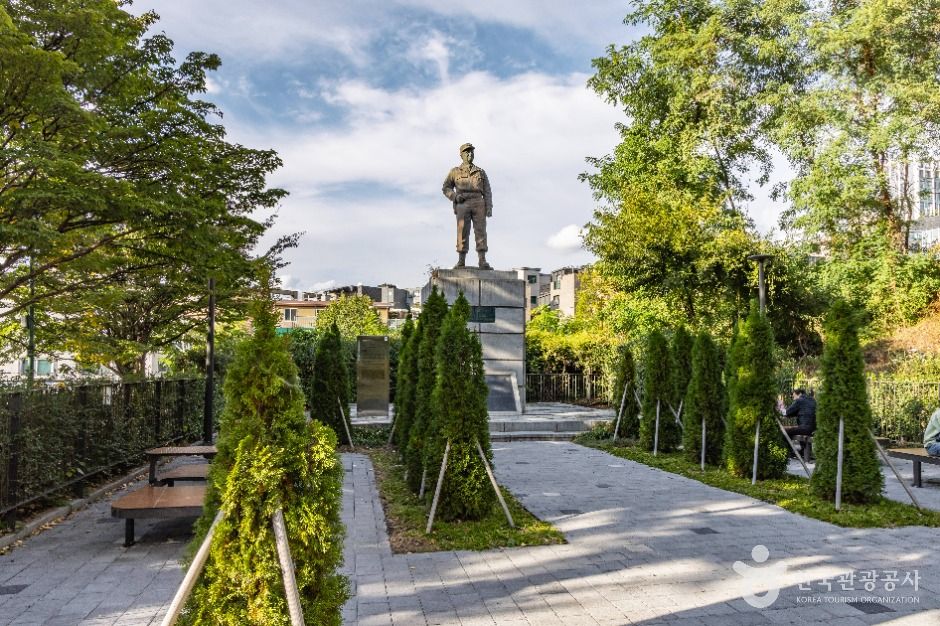 존비코올터장군상