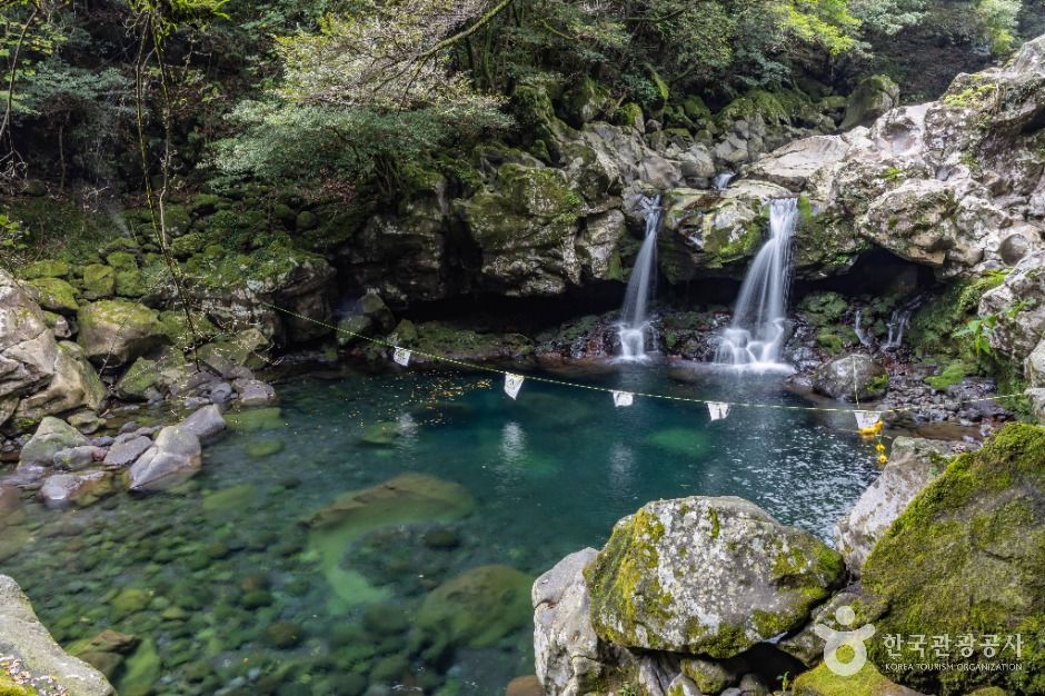 thumbnail-돈내코 원앙폭포-1