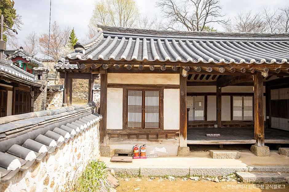 thumbnail-용흥궁-2