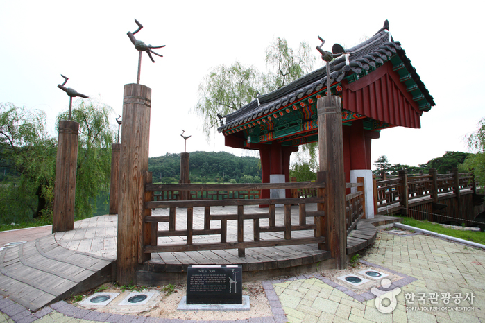 Uirimji Reservoir (제천 의림지와 제림)