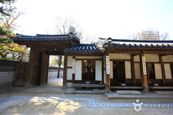 Unhyeongung Royal Residence (운현궁)