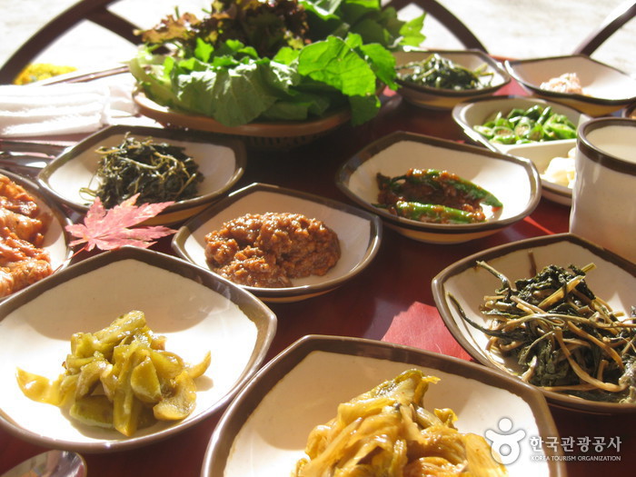thumbnail-Baemsagol Jirisan Restaurant (뱀사골 지리산식당)-3