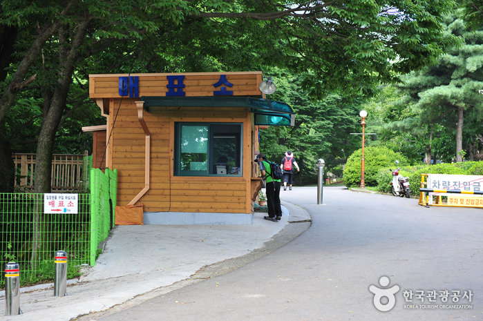 Hamheodongcheon Campground (함허동천야영장)