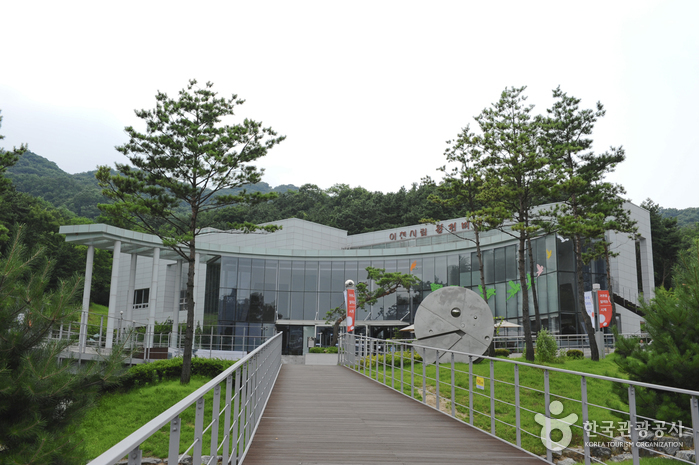 Kunstmuseum Icheon Woljeon (이천시립월전미술관)