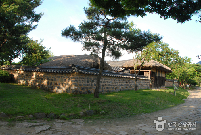 Cheongpung Cultural Heritage Complex (Cheongpung Cultural Heritage Complex)(청풍문화재단지)