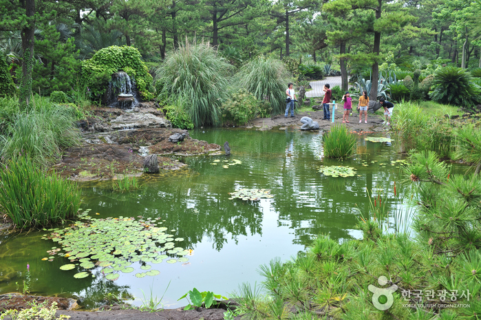 Hallim Park (한림공원)