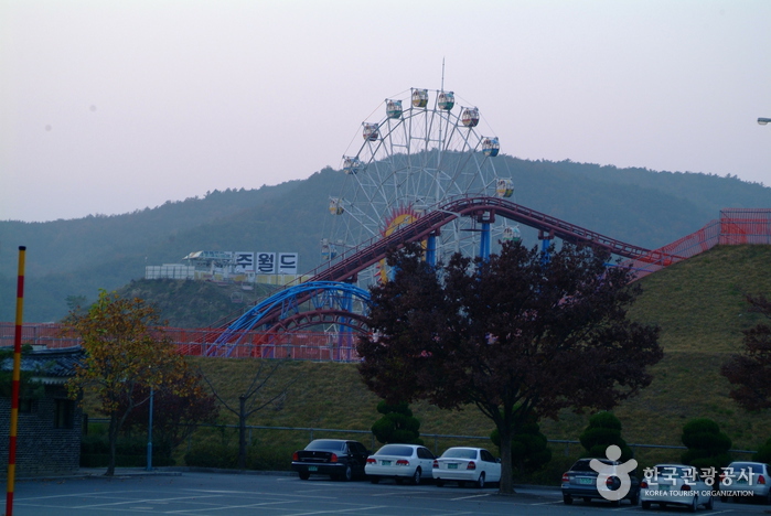 Gyeongju World Amusement Park (경주월드 어뮤즈먼트)