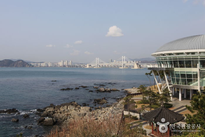 海云台旅游特区(해운대 관광특구)