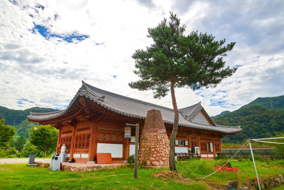 Gosan Changpo Village (창포마을)