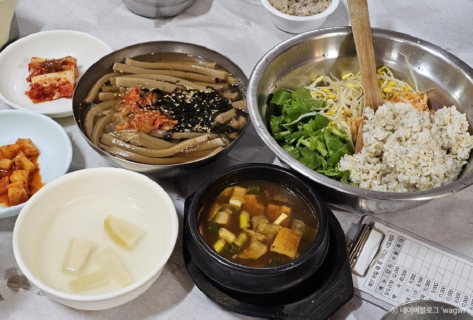 松林凉粉店（솔밭묵집）