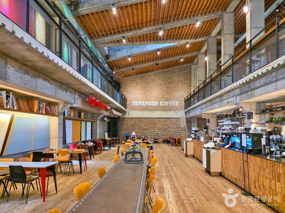 thumbnail-테라로사 커피공장-16