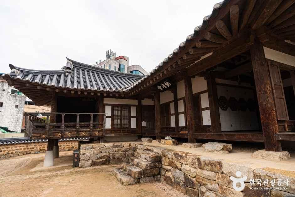 thumbnail-밀양관아 (밀양관아지)-11