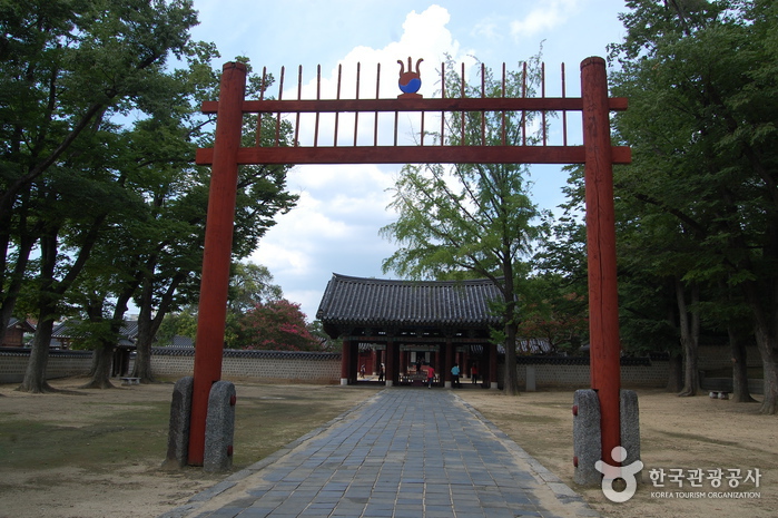 Gyeonggijeon Shrine (경기전)