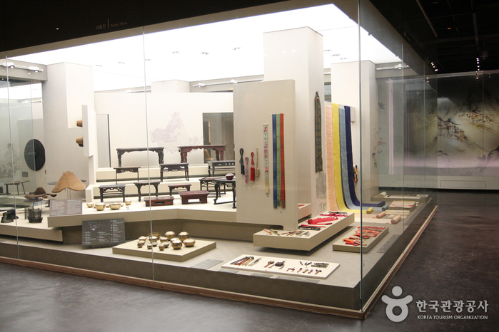 Национальный этнографический (фольклорный) музей Кореи (국립민속박물관)