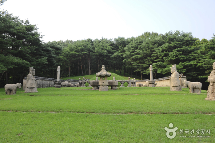 Seooreung à Goyang (Gyeongneung, Changneung, Hongneung, Ingneung et Myeongneung) [Patrimoine Mondial de l'UNESCO] (고양 서오릉)
