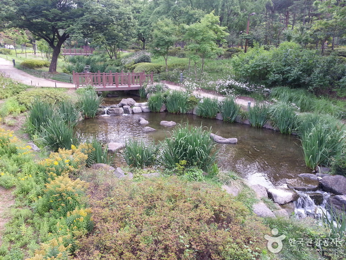 獎忠壇公園(장충단공원)