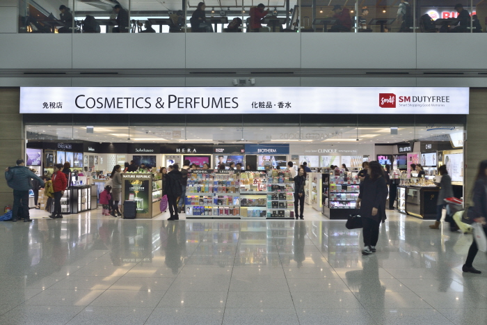 Магазин беспошлинной торговли SM Duty Free в Международном аэропорту Инчхон (SM면세점 (인천공항점))