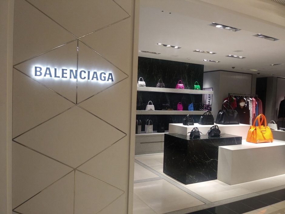Balenciaga - Galleria Branch [Tax Refund Shop] (발렌시아가 갤러리아)