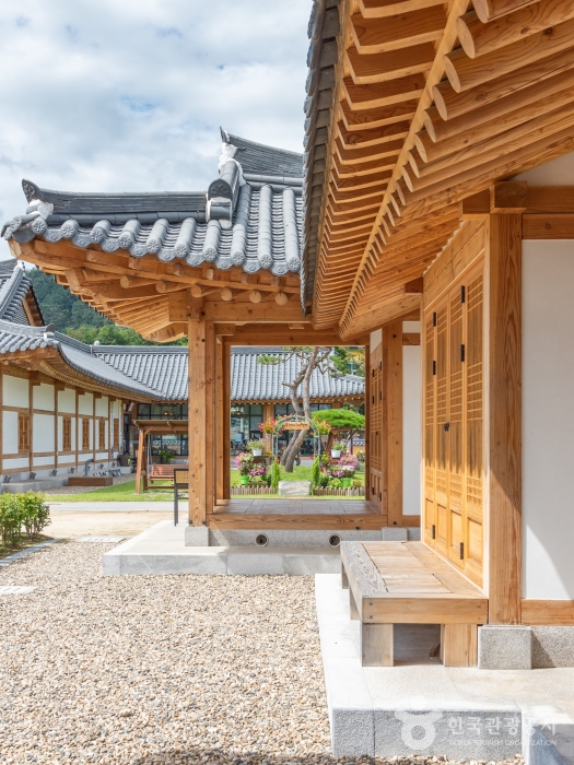 Okcheon Traditional Culture Experience Center (옥천전통문화체험관)