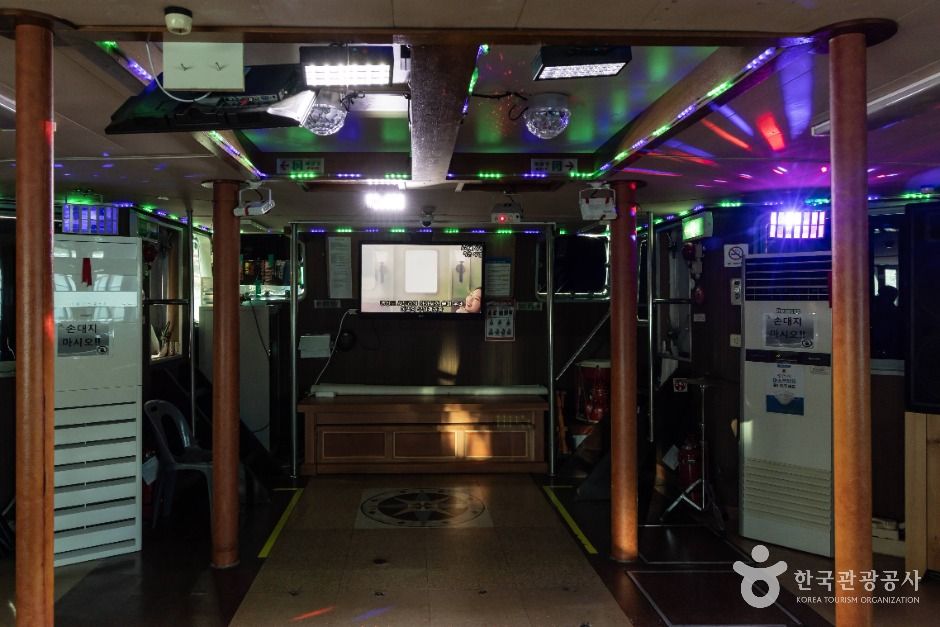 남해대교 유람선